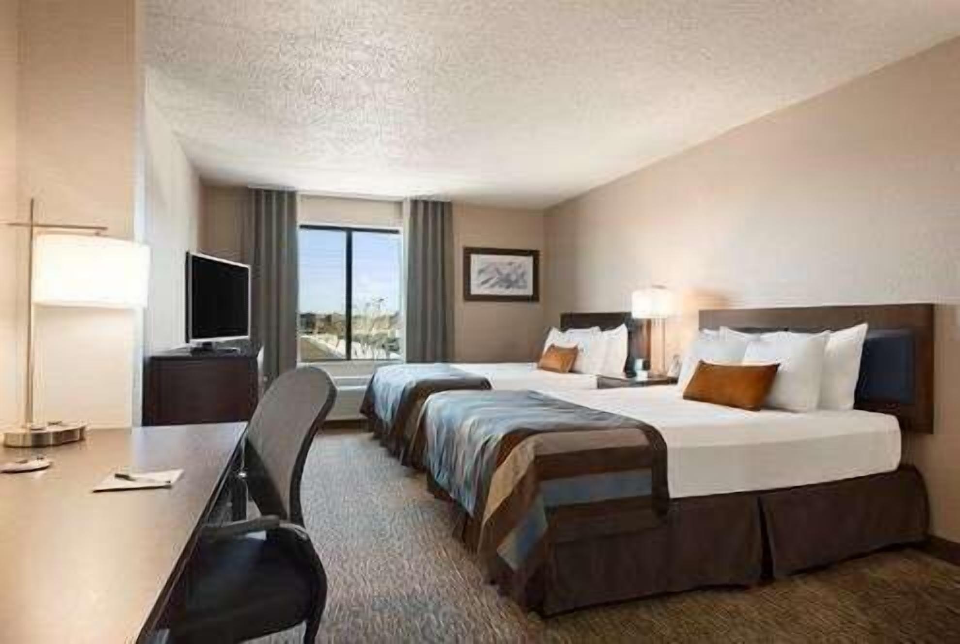Wingate By Wyndham Fargo Hotel Exterior photo