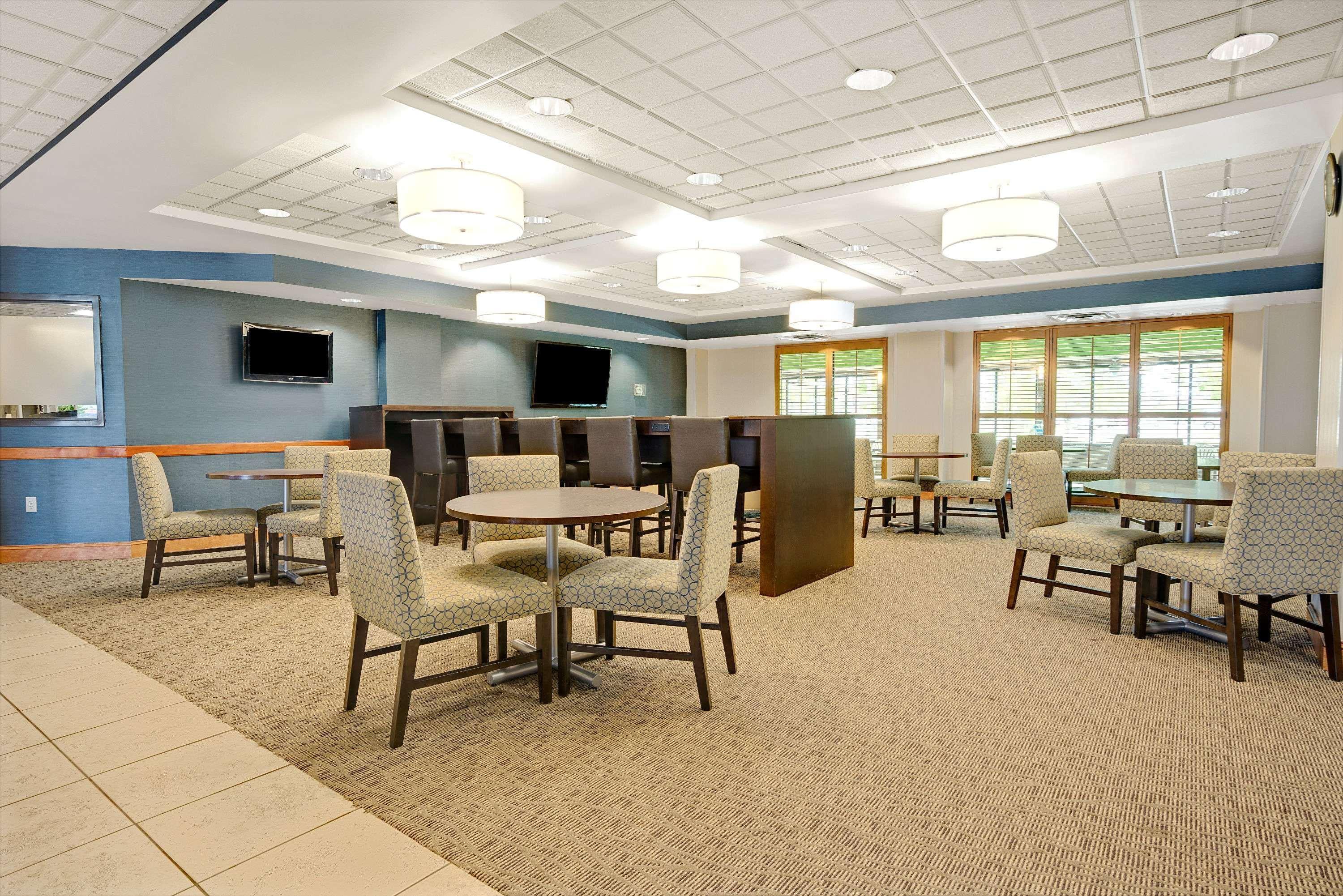 Wingate By Wyndham Fargo Hotel Exterior photo